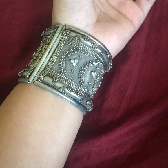 Antique Metal Bracelet - Picture 2 of 4